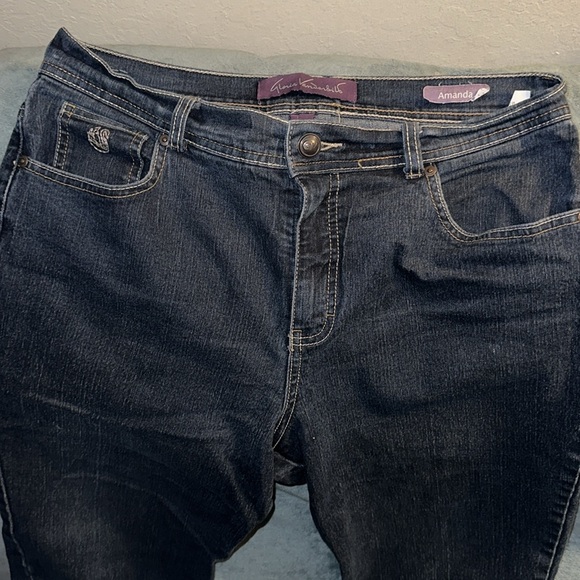 Gloria Vanderbilt dark wash Amanda stretchy bootcut jeans size 12 short - Picture 2 of 6